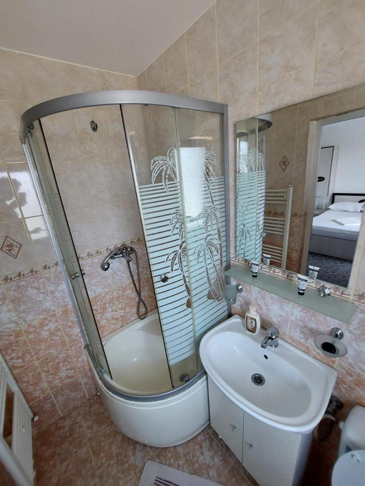 Отель Casa Jolie Констанца Экстерьер фото